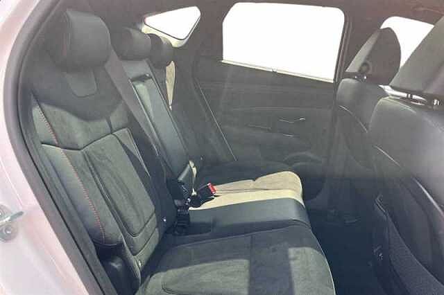 Hyundai TUCSON 1.6T PLUG-IN HYBRID N LINE S 5DR 4WD AUTO White