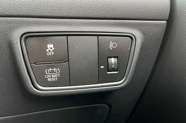 Hyundai TUCSON 1.6 TGDI HYBRID 230 PREMIUM 5DR 2WD AUTO White