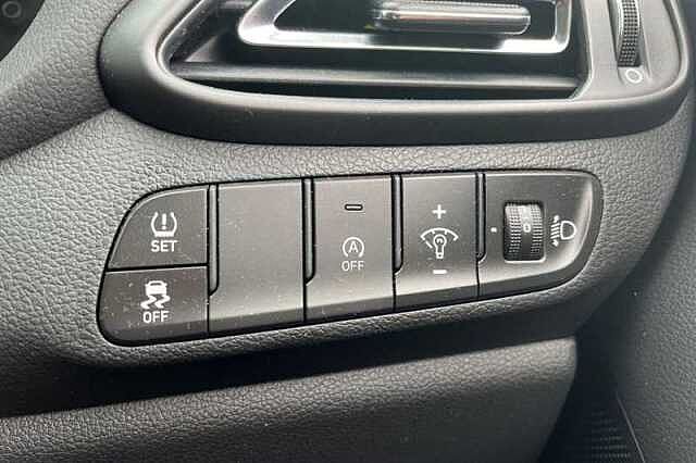 Hyundai I30 1.0T GDI PREMIUM 5DR DCT Red