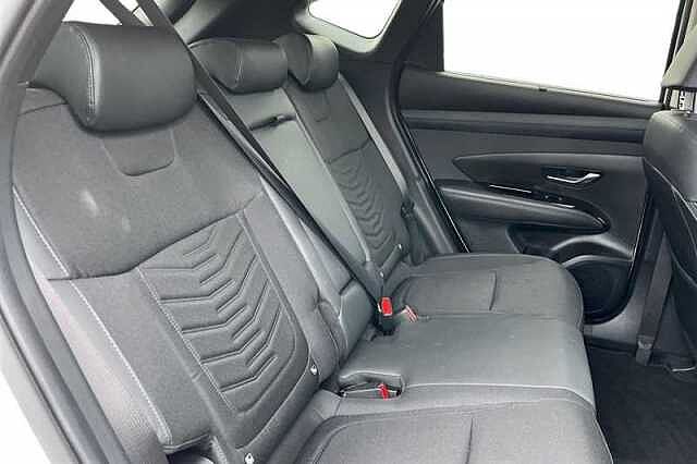 Hyundai TUCSON 1.6T PLUG-IN HYBRID PREMIUM 5DR AUTO Special solid - Atlas white