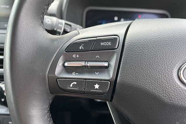 Hyundai KONA 1.0 TGDI 48V MHEV SE CONNECT 5DR PHANTOM BLACK