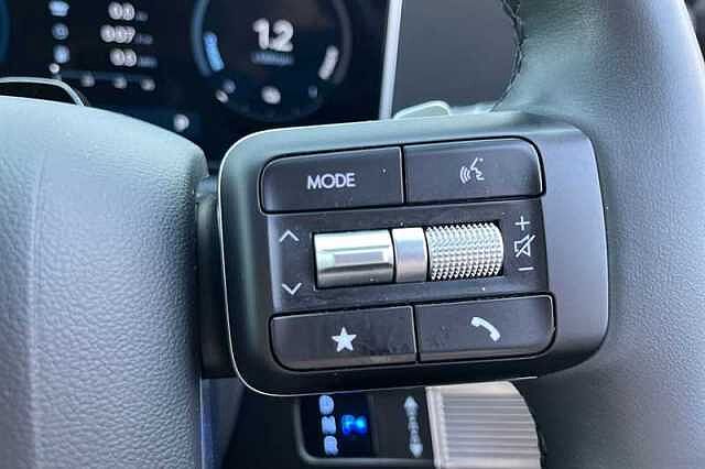 Hyundai SANTA FE 1.6 TGDI PLUG-IN HYBRID ULTIMATE 5DR 4WD AUTO SHIMMERING SILVER