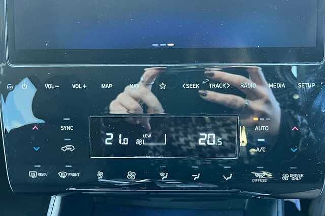Hyundai TUCSON 1.6 h T-GDi Premium SUV 5dr Petrol Hybrid Auto Euro 6 (s/s) (230 ps) TEAL BLUE