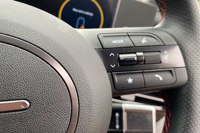 Hyundai TUCSON 1.6T Plug-in Hybrid N Line 5dr 4WD Auto White