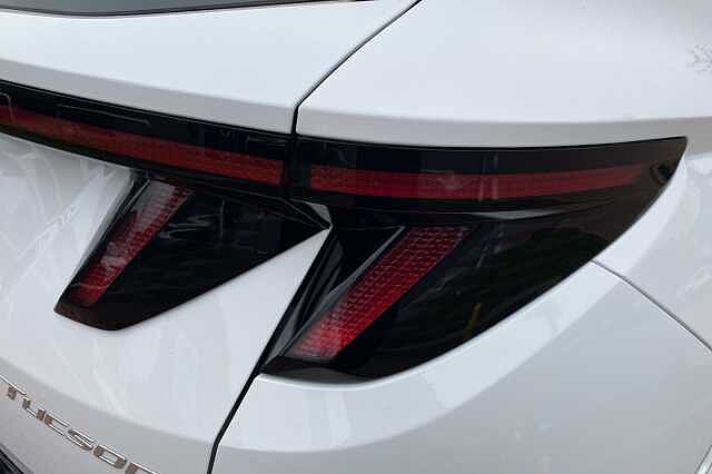 Hyundai TUCSON 1.6T Plug-in Hybrid N Line 5dr 4WD Auto White