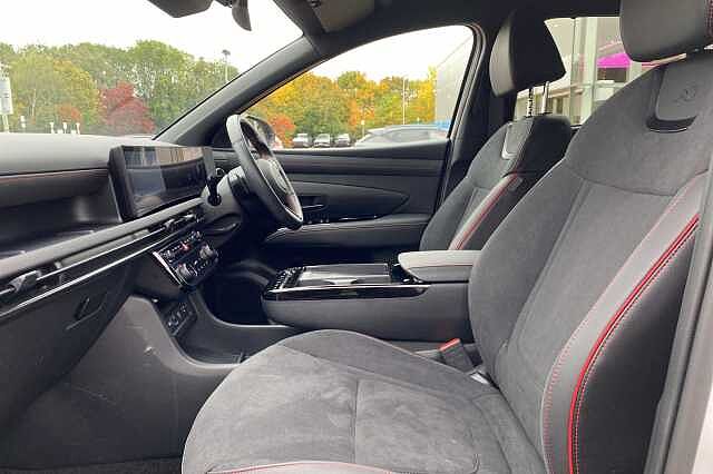 Hyundai TUCSON 1.6T Plug-in Hybrid N Line 5dr 4WD Auto White