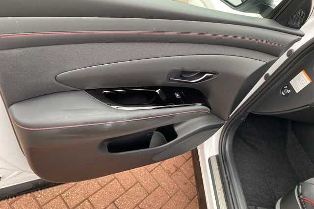 Hyundai TUCSON 1.6T Plug-in Hybrid N Line 5dr 4WD Auto White