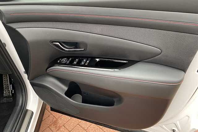 Hyundai TUCSON 1.6T Plug-in Hybrid N Line 5dr 4WD Auto White