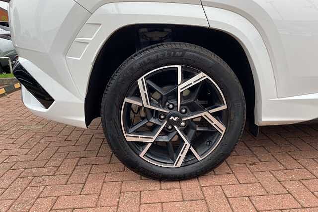 Hyundai TUCSON 1.6T Plug-in Hybrid N Line 5dr 4WD Auto White