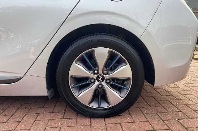Hyundai IONIQ 1.6 GDi Plug-in Hybrid Premium SE 5dr DCT Silver