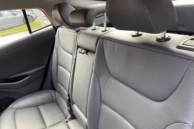 Hyundai IONIQ 1.6 GDi Plug-in Hybrid Premium SE 5dr DCT Silver