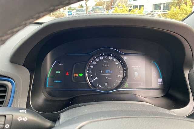 Hyundai IONIQ 1.6 GDi Plug-in Hybrid Premium SE 5dr DCT Silver