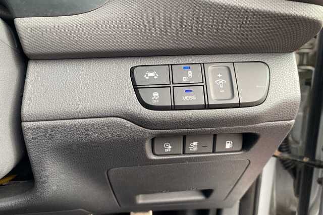 Hyundai IONIQ 1.6 GDi Plug-in Hybrid Premium SE 5dr DCT Silver