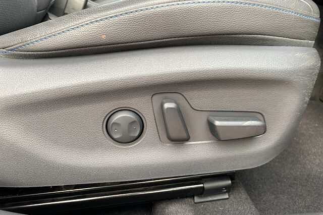 Hyundai IONIQ 1.6 GDi Plug-in Hybrid Premium SE 5dr DCT Silver
