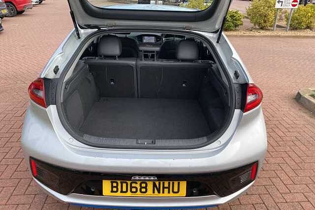 Hyundai IONIQ 1.6 GDi Plug-in Hybrid Premium SE 5dr DCT Silver