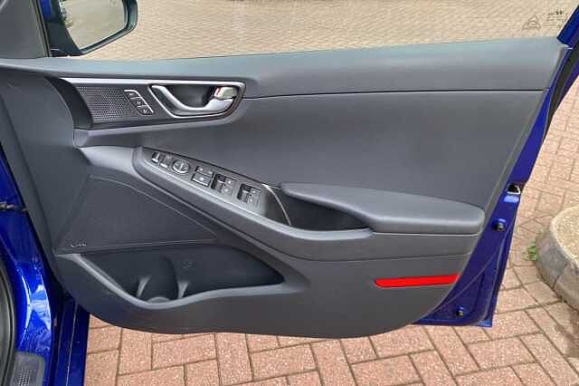 Hyundai IONIQ 1.6 GDi Hybrid Premium SE 5dr DCT