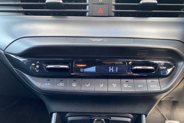 Hyundai BAYON HATCHBACK 1.0 TGDi Premium 5dr White