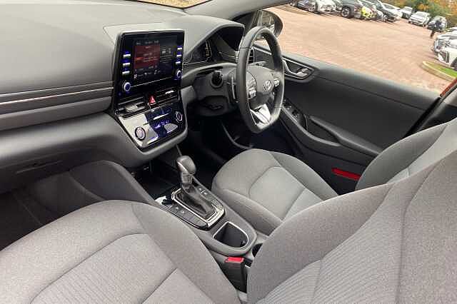 Hyundai IONIQ 1.6 GDi Hybrid SE Connect 5dr DCT Red