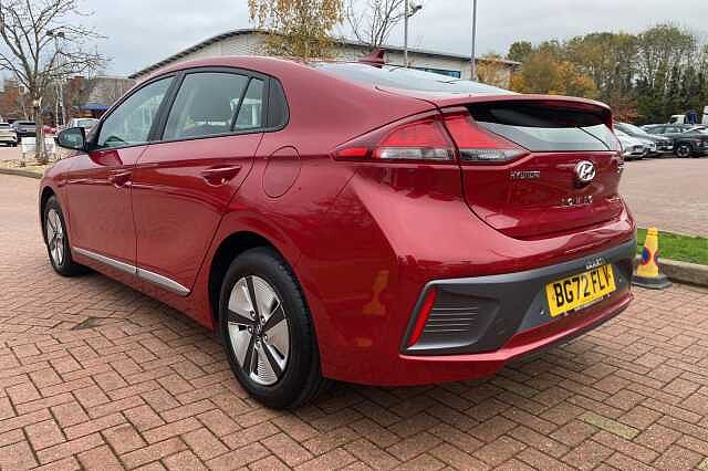 Hyundai IONIQ 1.6 GDi Hybrid SE Connect 5dr DCT Red
