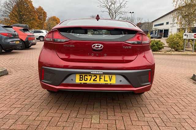 Hyundai IONIQ 1.6 GDi Hybrid SE Connect 5dr DCT Red