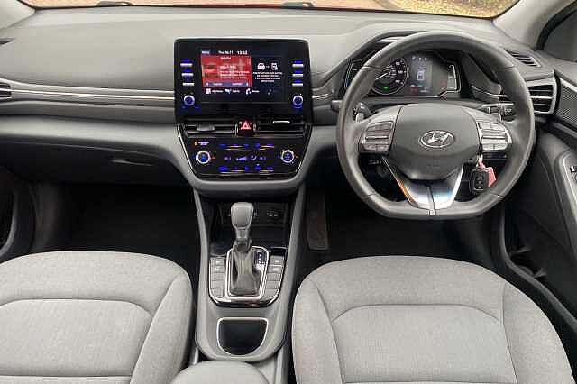 Hyundai IONIQ 1.6 GDi Hybrid SE Connect 5dr DCT Red