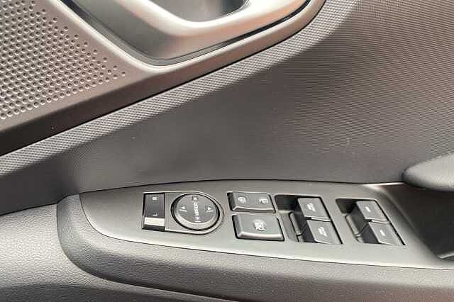 Hyundai IONIQ 1.6 GDi Hybrid SE Connect 5dr DCT Red