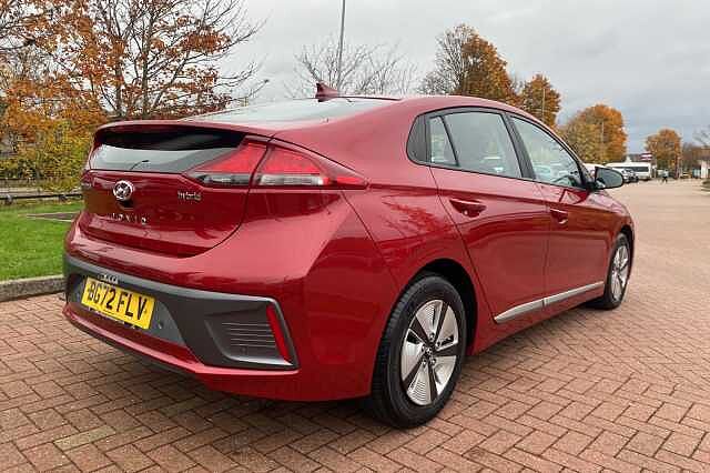 Hyundai IONIQ 1.6 GDi Hybrid SE Connect 5dr DCT Red