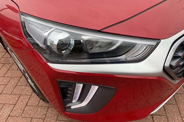 Hyundai IONIQ 1.6 GDi Hybrid SE Connect 5dr DCT Red