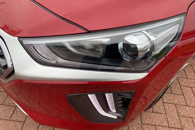 Hyundai IONIQ 1.6 GDi Hybrid SE Connect 5dr DCT Red