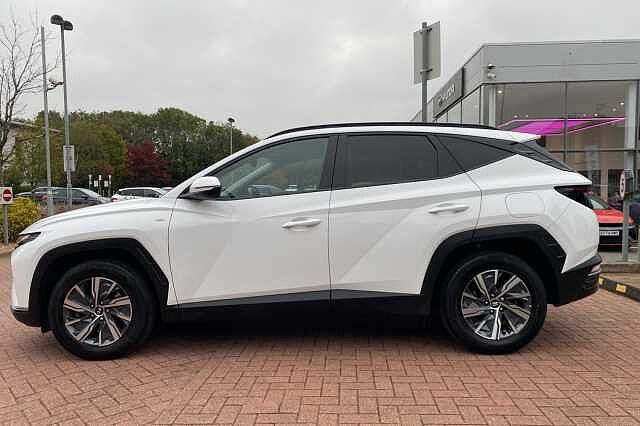 Hyundai TUCSON 1.6 TGDi 48V MHD SE Connect 5dr 2WD DCT White