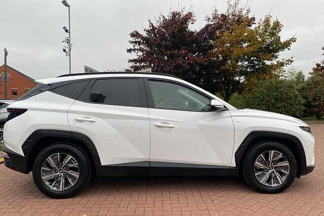 Hyundai TUCSON 1.6 TGDi 48V MHD SE Connect 5dr 2WD DCT White