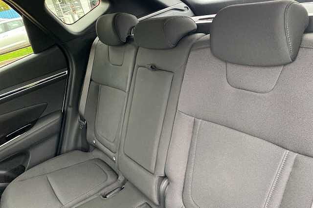 Hyundai TUCSON 1.6 TGDi 48V MHD SE Connect 5dr 2WD DCT White