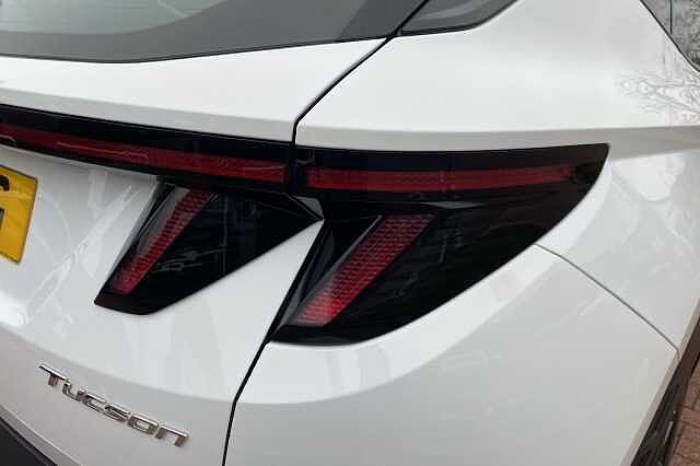 Hyundai TUCSON 1.6 TGDi 48V MHD SE Connect 5dr 2WD DCT White