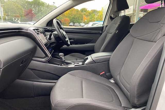 Hyundai TUCSON 1.6 TGDi 48V MHD SE Connect 5dr 2WD DCT White