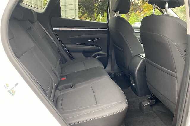 Hyundai TUCSON 1.6 TGDi 48V MHD SE Connect 5dr 2WD DCT White