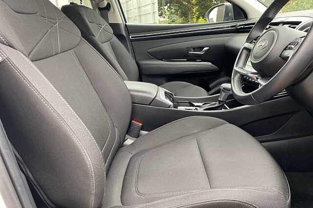 Hyundai TUCSON 1.6 TGDi 48V MHD SE Connect 5dr 2WD DCT White