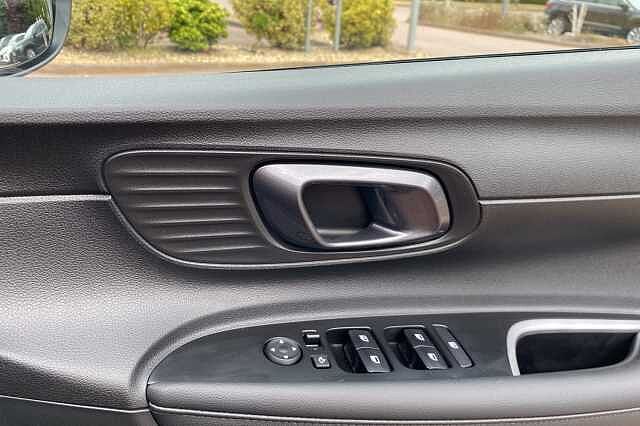 Hyundai BAYON 1.0 T-GDi (100ps) Premium Black