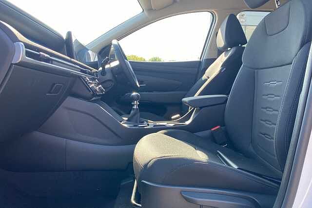 Hyundai TUCSON 1.6T Advance 5dr White