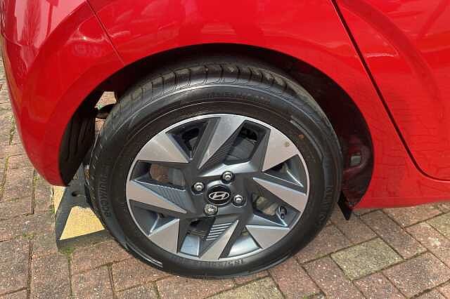 Hyundai I10 1.2 Advance 5dr Auto Red