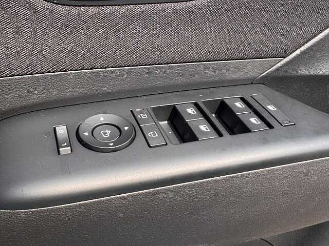 Hyundai KONA 160kW Advance 65kWh 5dr Auto Shimmering Slvr