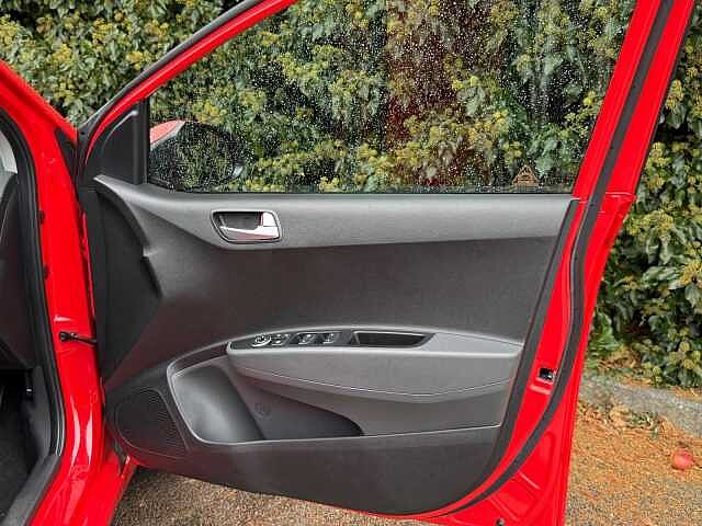 Hyundai I10 1.2 Premium SE 5dr Auto Red