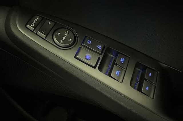 Hyundai IONIQ 38.3kWh Premium Hatchback 5dr Electric Auto (136 ps)