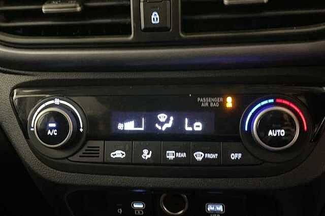 Hyundai I10 1.0 Premium Hatchback 5dr Petrol Auto Euro 6 (s/s) (63 ps) Black