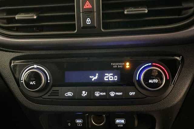 Hyundai I10 1.2 Premium Hatchback 5dr Petrol Auto Euro 6 (s/s) (79 ps) Black