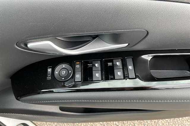 Hyundai TUCSON 1.6 T-GDi Black Line SUV 5dr Petrol Manual Euro 6 (s/s) (150 ps) White