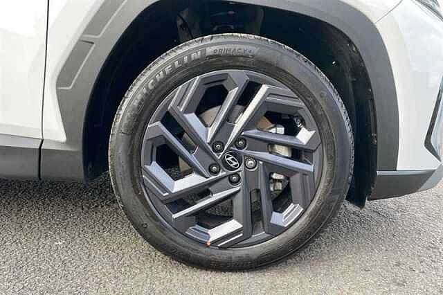 Hyundai TUCSON 1.6 T-GDi Black Line SUV 5dr Petrol Manual Euro 6 (s/s) (150 ps) White