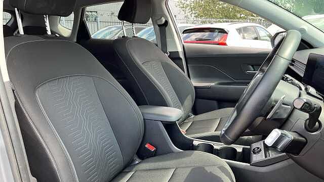 Hyundai KONA ELECTRIC ADVANCE 65KWH +CFT MY25 Shimmering SIlver