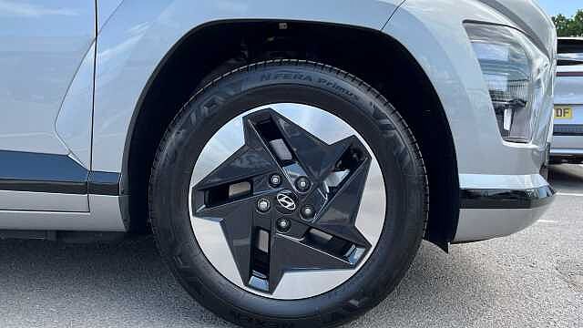Hyundai KONA ELECTRIC ADVANCE 65KWH +CFT MY25 Shimmering SIlver