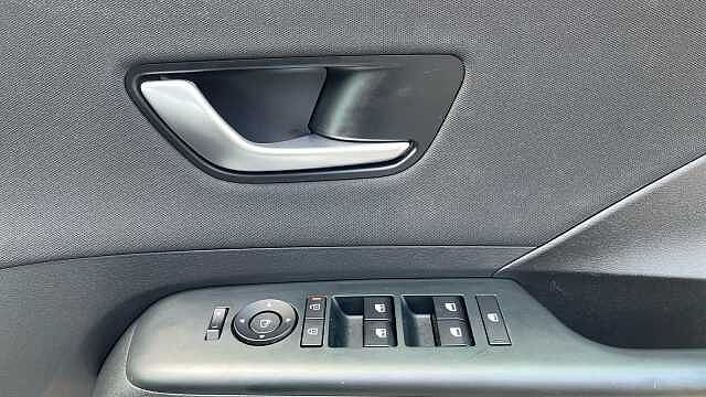 Hyundai KONA ELECTRIC ADVANCE 65KWH +CFT MY25 Shimmering SIlver