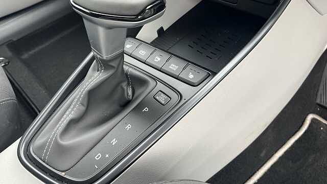 Hyundai BAYON 1.0 TGDi 48V MHEV Ultimate 5dr DCT White